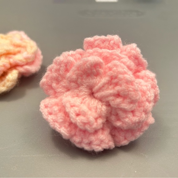 3 Beautiful handmade crochet hairpins - Picture 4 of 8